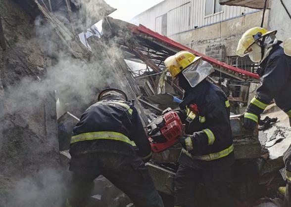 大連金普新區發生一起疑似燃氣泄漏爆炸事故，造成3人死亡8人受傷